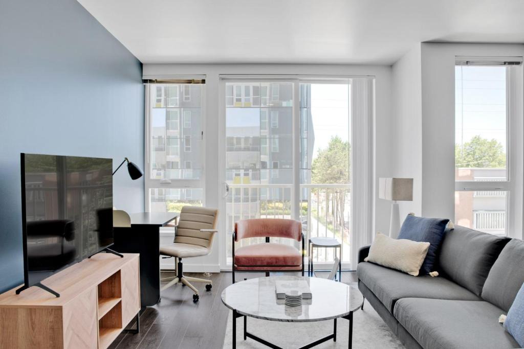 Wilburton Apartment | Bellevue 1BR w Gym WD nr Spring District SEA-411