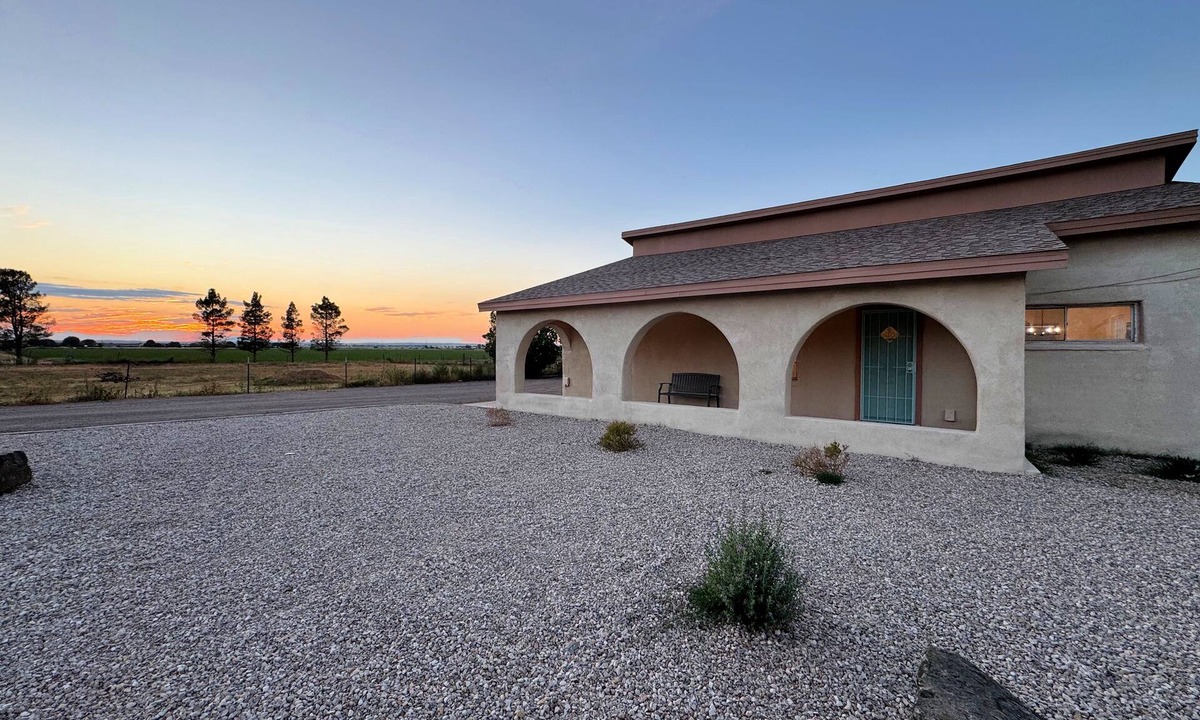 Roswell House | Berrendo Sky Homestead - 4 Minutes to Main