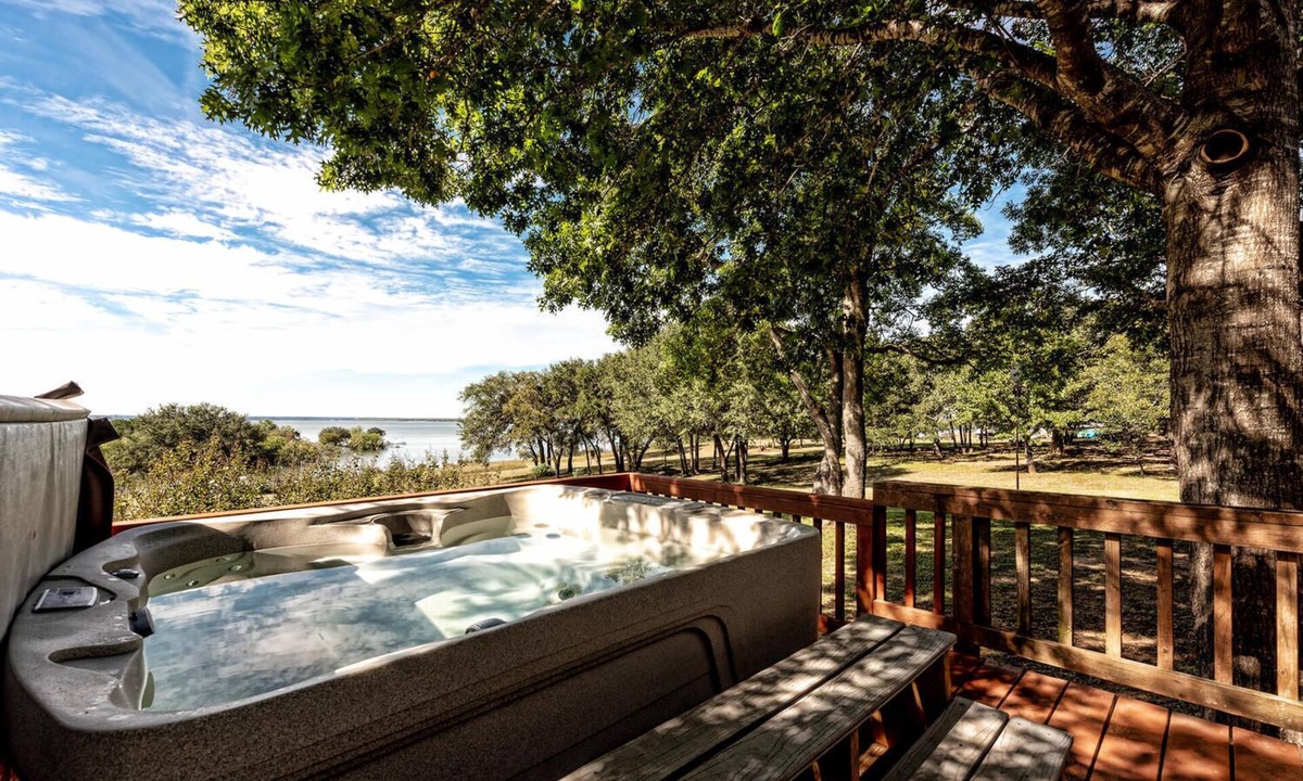 Whitney House | Best Lakefront, Amazing Sunset Home on Lake Whitney