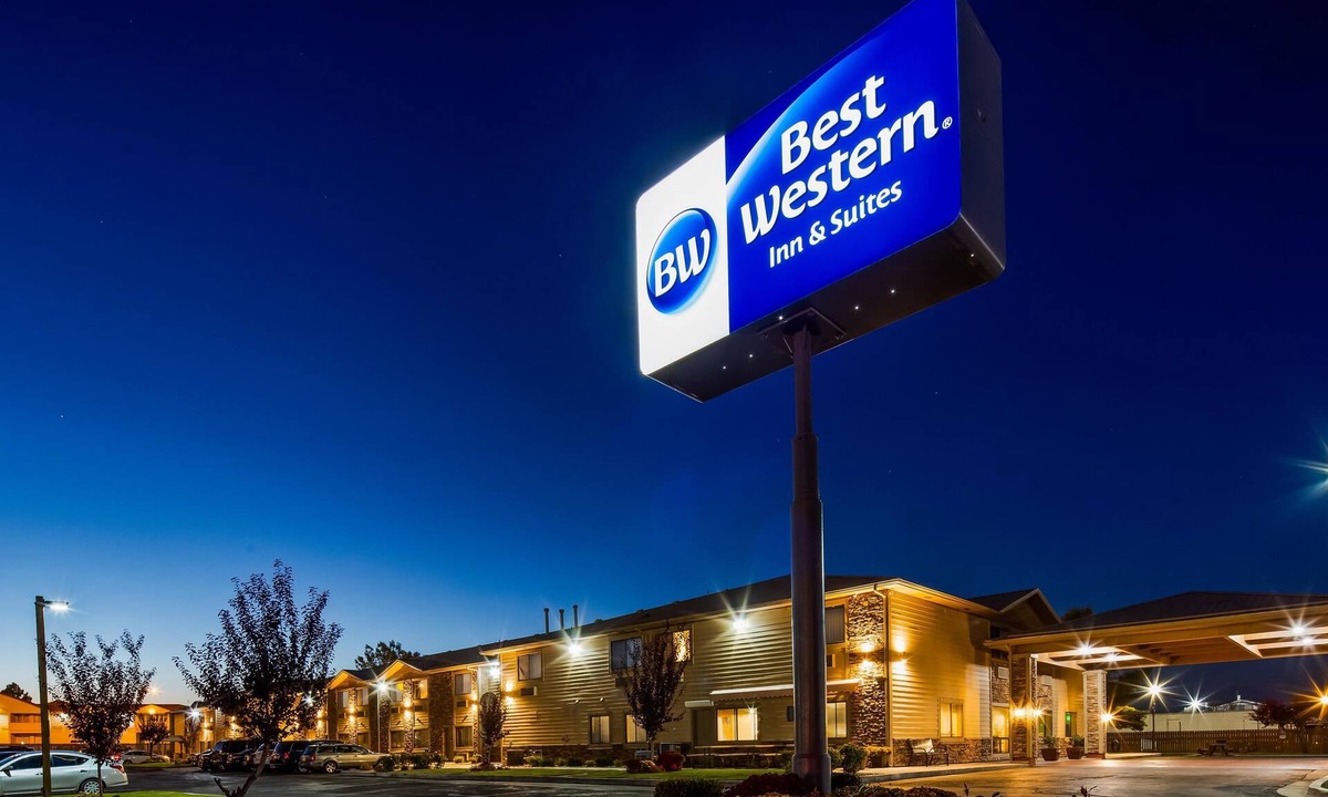 Ontario Hotel | Best Western Inn & Suites