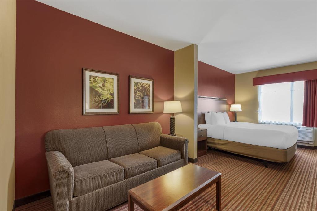 Hudson Hotel | Best Western Plus Hudson Hotel & Suites