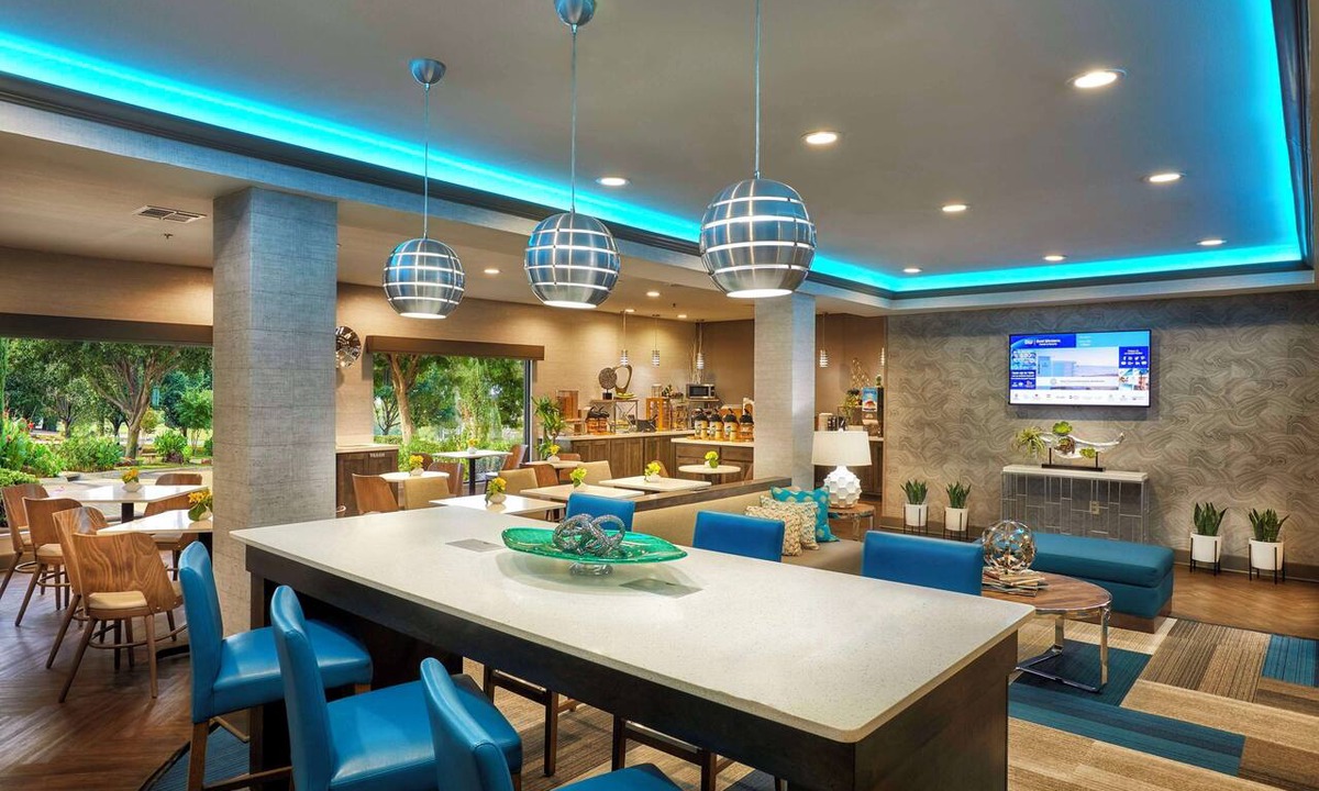 Lewisville Hotel | Best Western Plus Lewisville Flower Mound