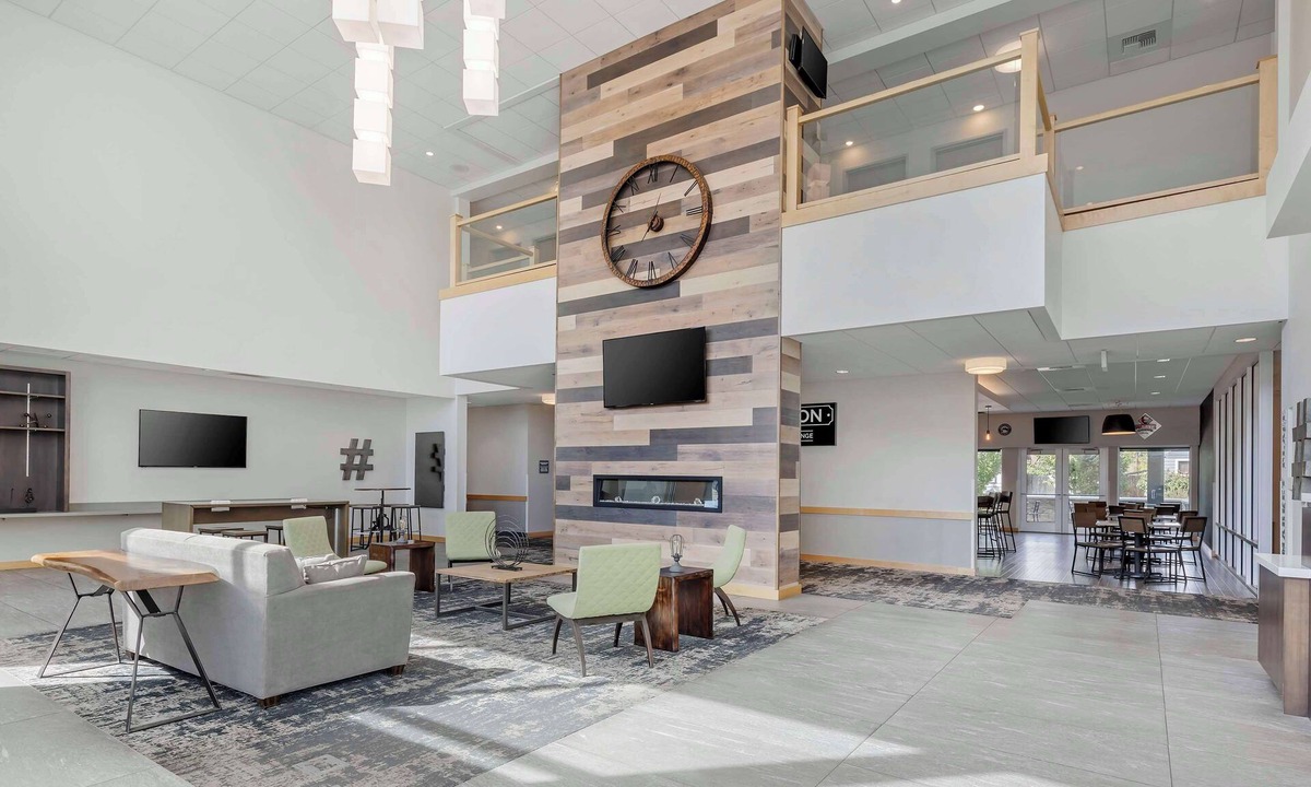 Nampa Hotel | Best Western Plus Peppertree Nampa Civic Center Inn