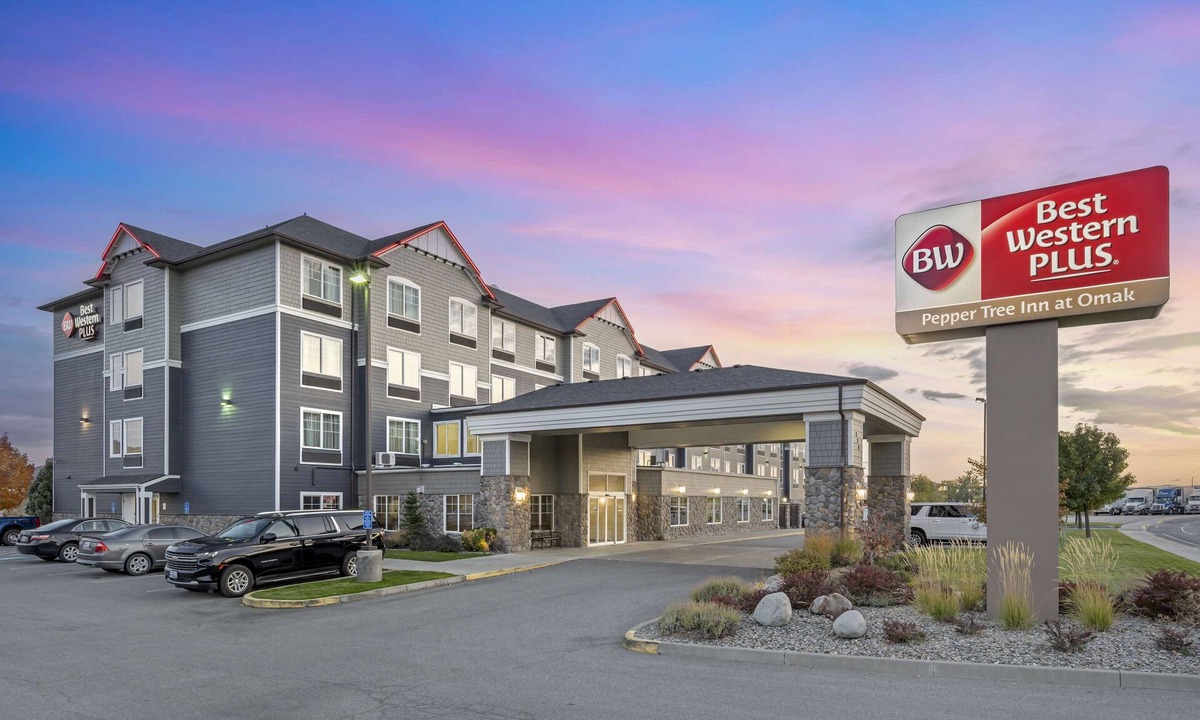 Omak Hotel | Best Western Plus Peppertree Inn At Omak