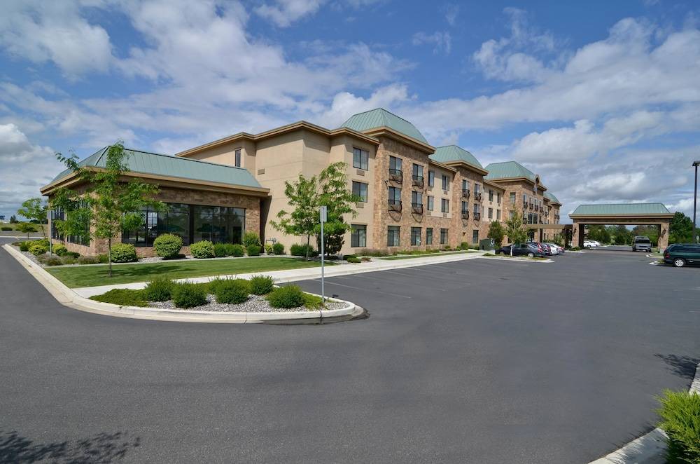 Pasco Hotel | Best Western Premier Pasco Inn & Suites