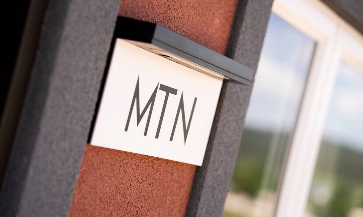 Rapid City House | Black Hills Tiny Resort Mountain Side