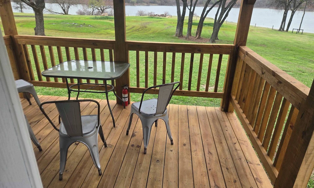 Little Elm Cabin | Blue Heron Hideaway Lakefront: 4th July Views, Near Universal Kids & World Cup