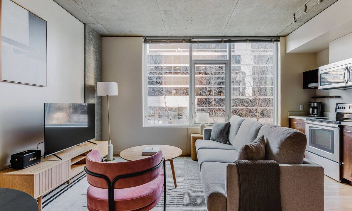 Northwest Bellevue Apartment | Blueground | Bellevue, w/d, nr Downtown Park