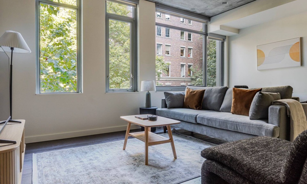 Downtown Seattle Apartment | Blueground | Pioneer Square, rooftop, nr Stadium