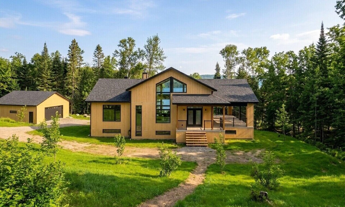 Nominingue Ski Chalet | BOREAL WOLF