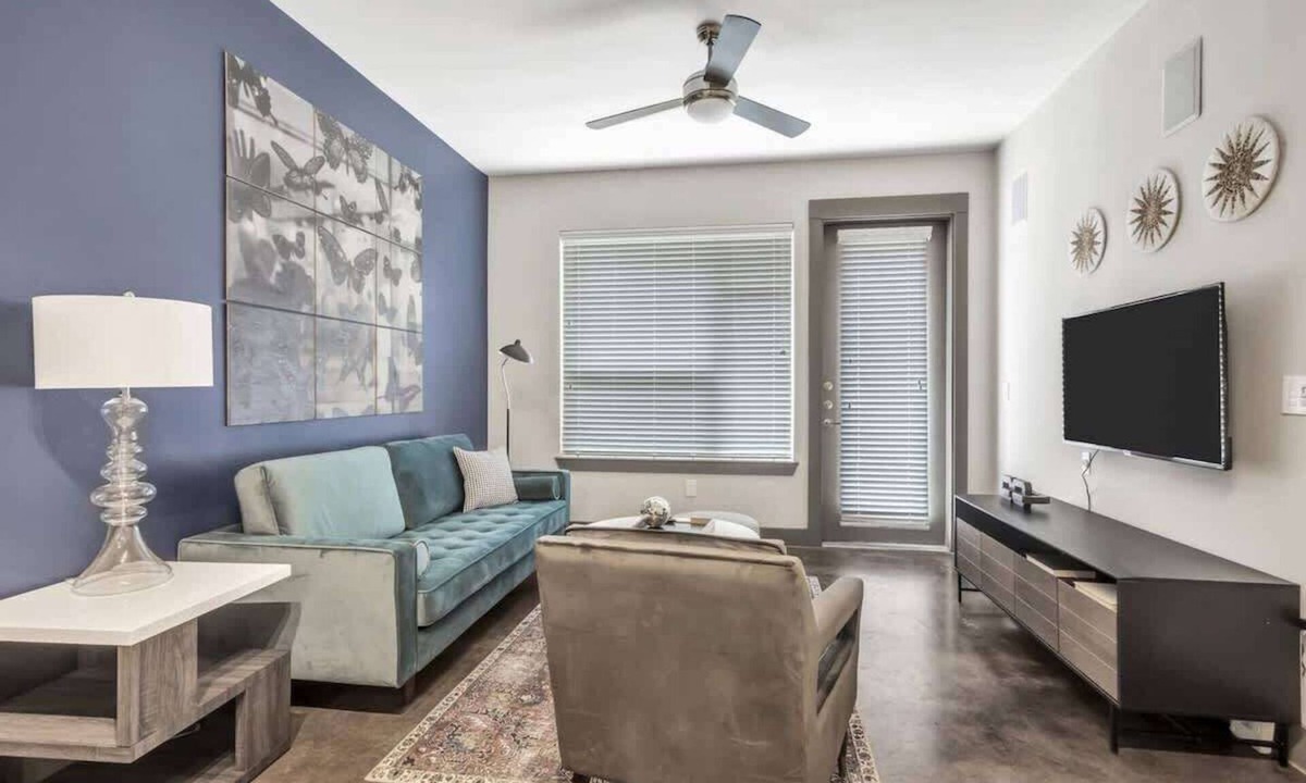 Collin County Apartment | Boulevard Stays Elegant 1BR Pool, Gym, Parking