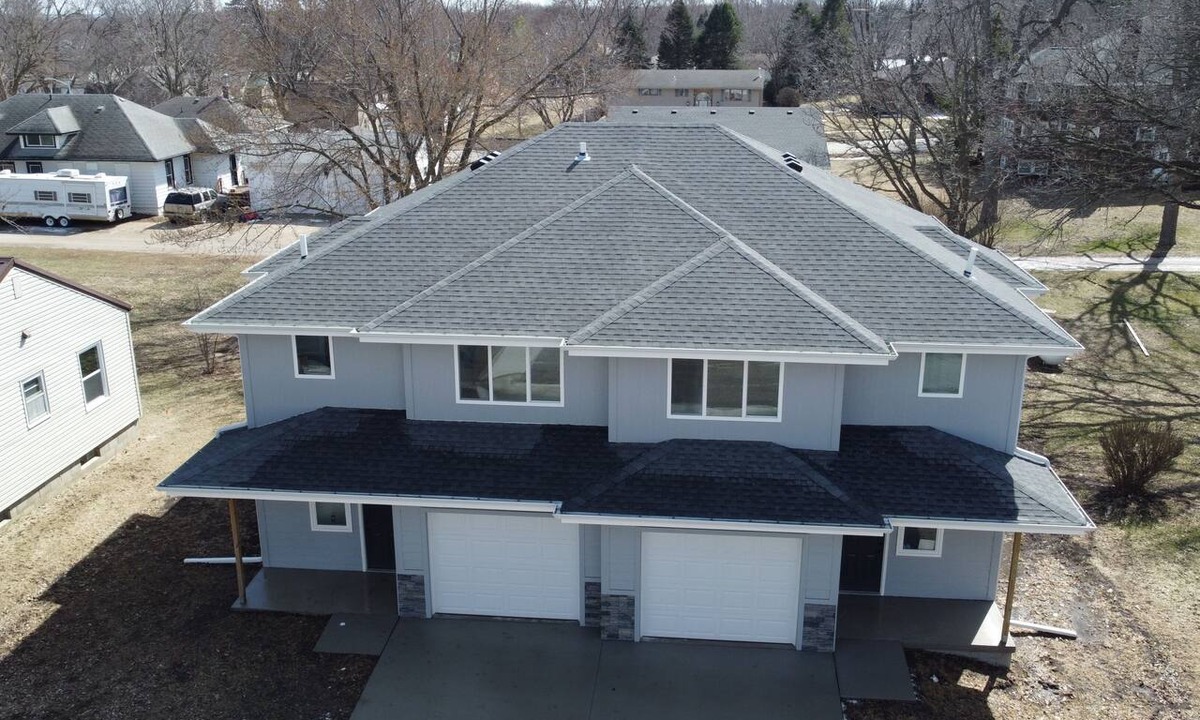 Lake View House | Brand New Black Hawk House-3 bedrooms and 14 person capacity!