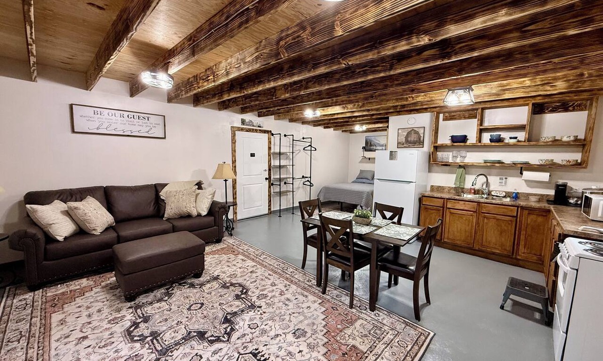 Oklahoma County Apartment | Brand New Guesthouse, Premium Furnishings, Sleeps 4, Full Kitchen, All Amenities