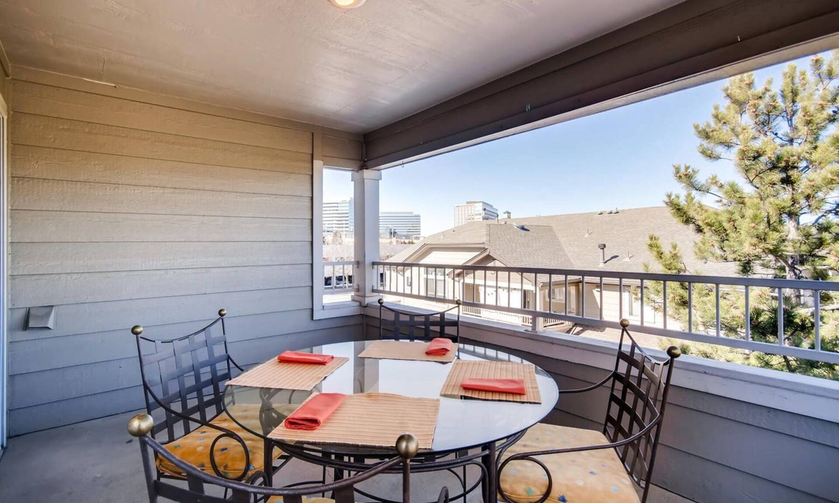 Greenwood Village Apartment | Bridgwater 2 Bdrm in heart of DTC