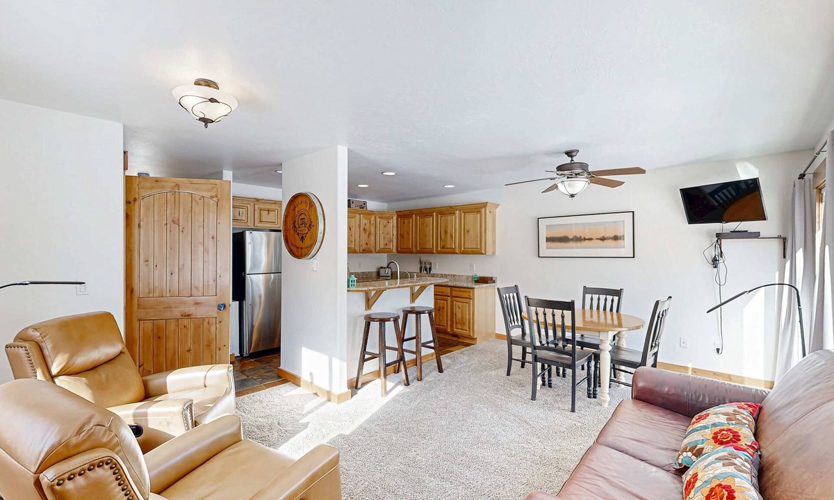 McCall Condo | Bright McCall Townhome | Pool + Walk to Lake + Gym