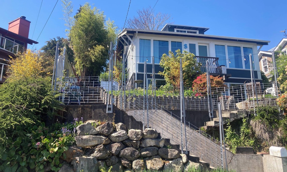 Mount Baker House | Bright Seattle Cal-King Mt. Baker/Columbia City near Lake Washington