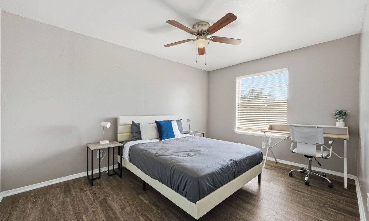 Southridge Apartment | Bright two-bed w/upgraded fixtures