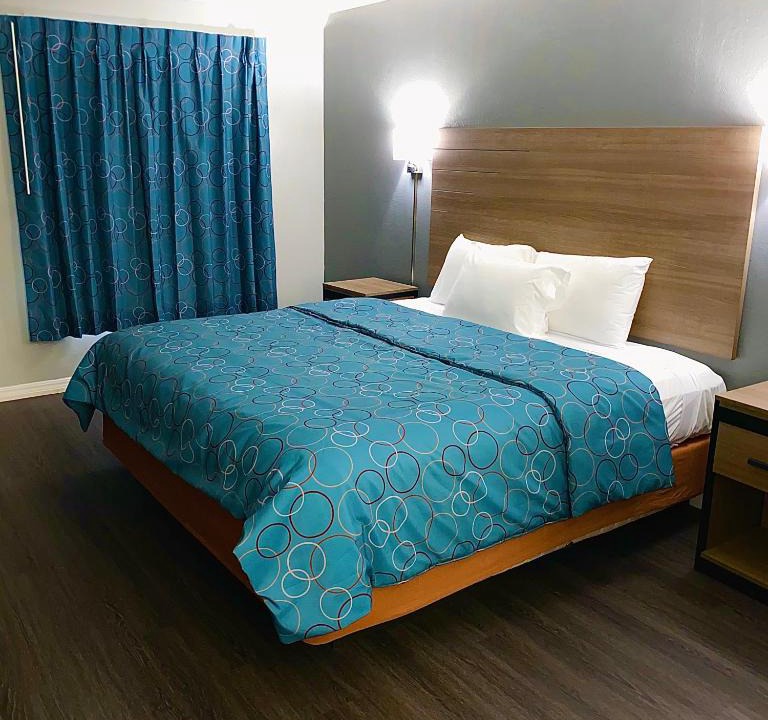 Vernon Hotel | Budget Host Inn