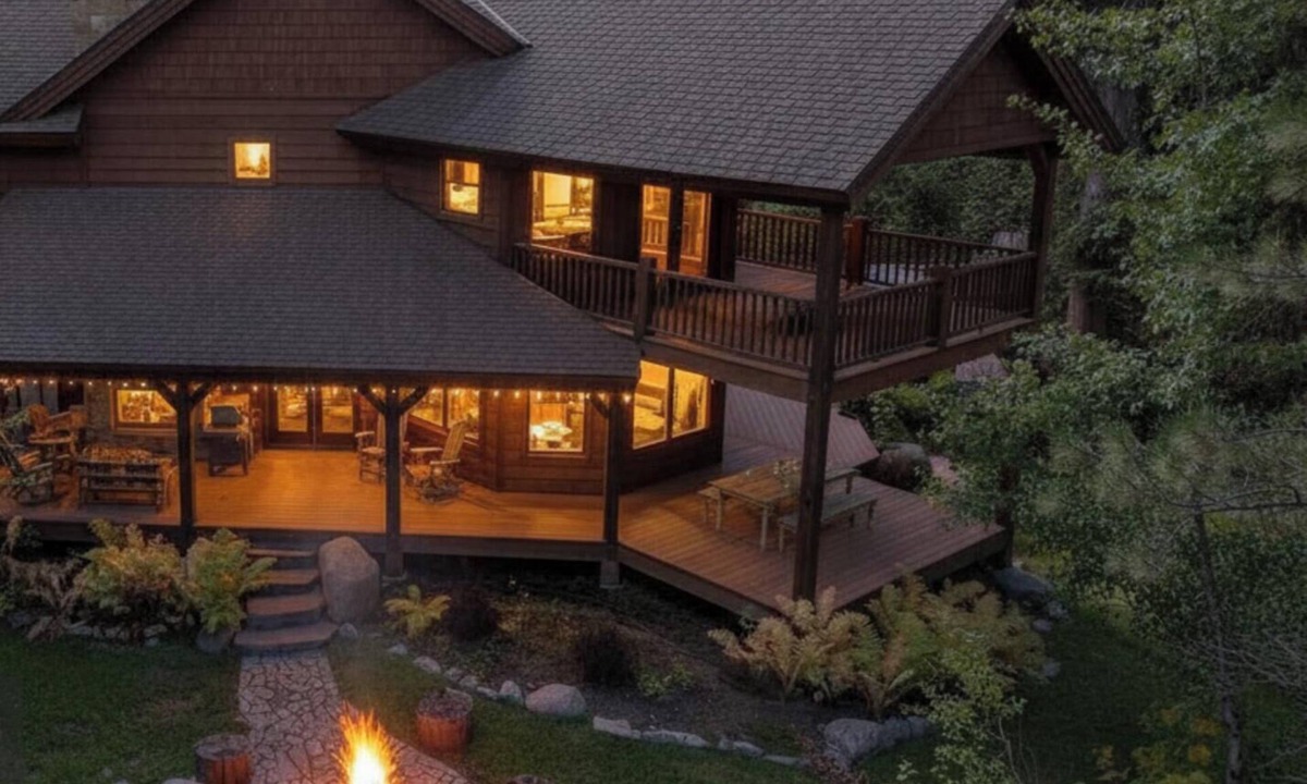 Tamarack House | Built for groups, sleeps 13, patio + views