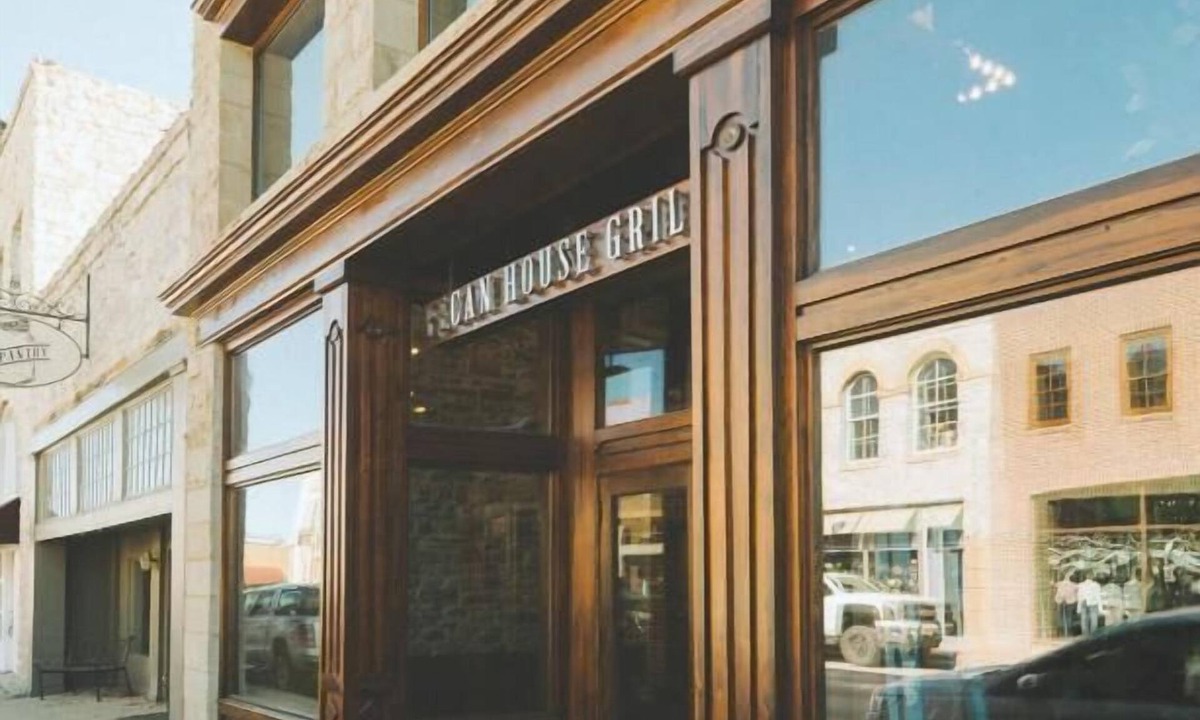 San Saba Hotel | Burnham's Lodging