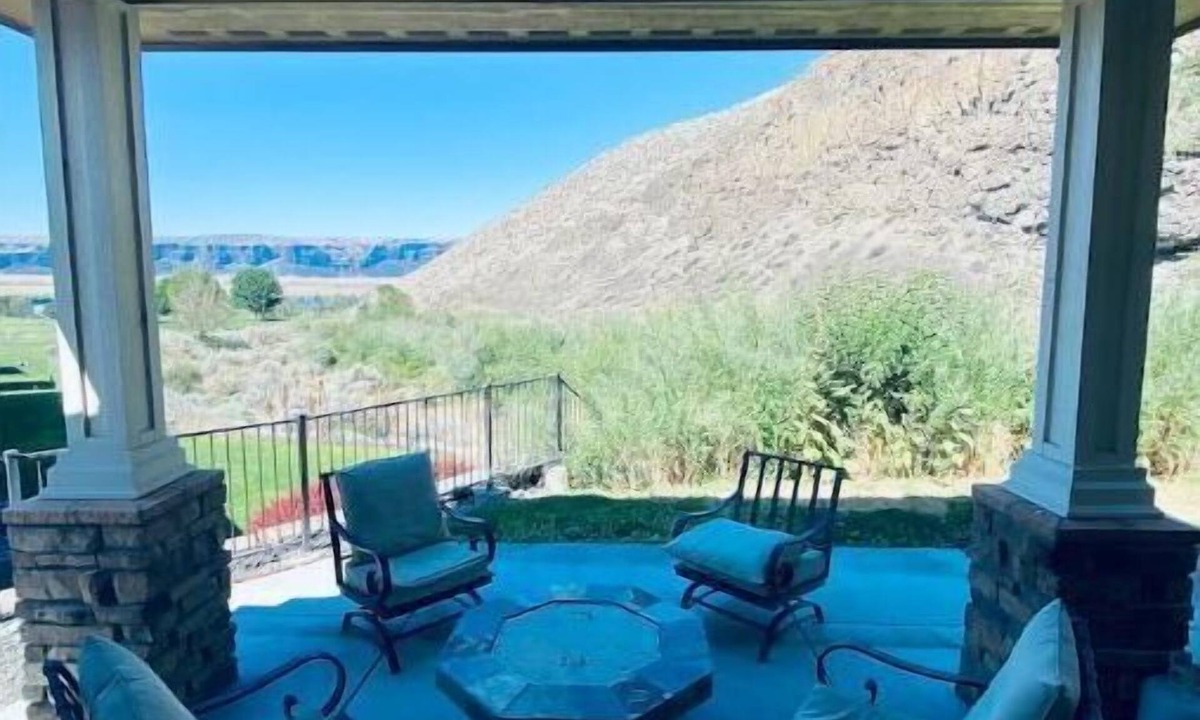 Quincy House | C28-3bd/2.5b Sunserra unit to Canyon pool Gorge