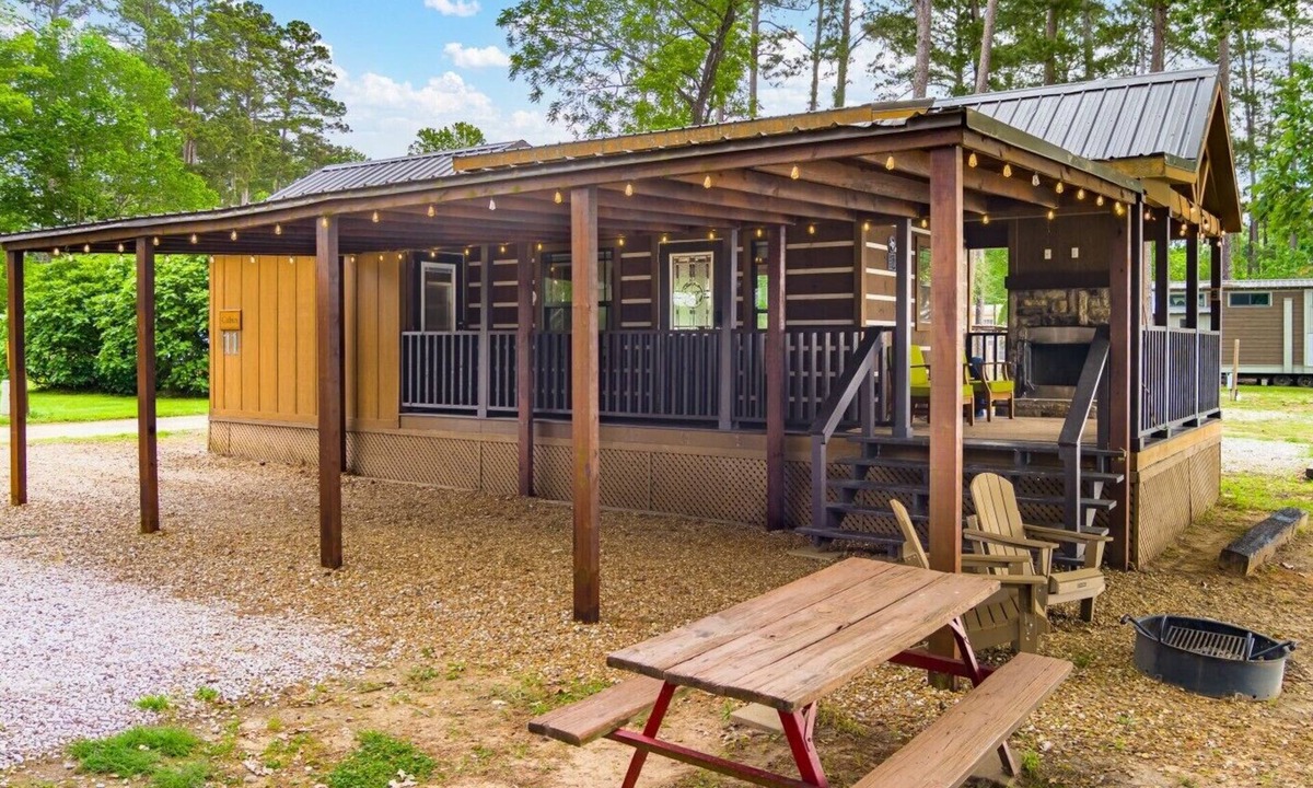 Hemphill House | Cabin 11 · Waterfront Tiny Home with Amazing Views, King Bed, Deck,