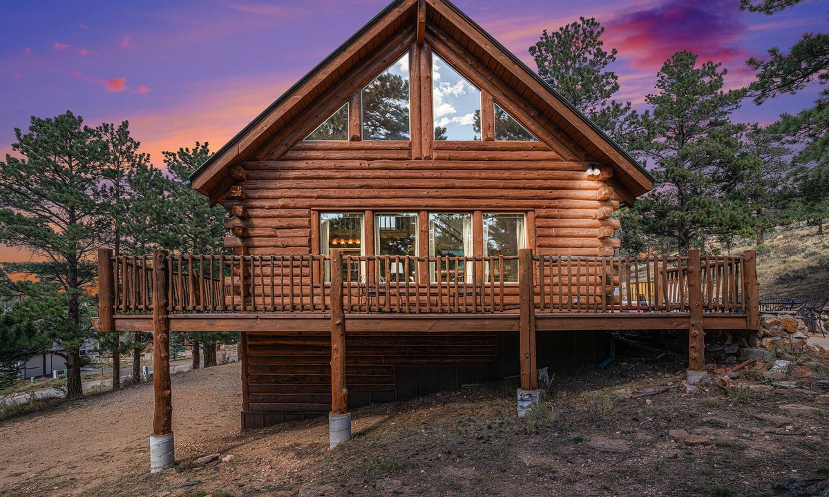 Estes Park Cabin | Cabin - Hot Tub w outdoor TV, Sleeps 12, King Bed, Dogs ok