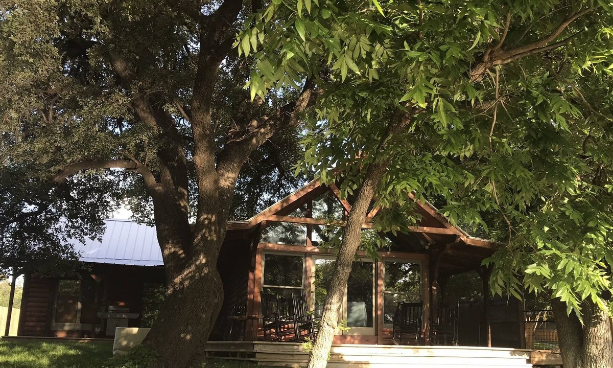 Mertzon Cabin | Cabin On The Creek -Crystal Clear Spring Creek Irion County Texas. Near San Ange