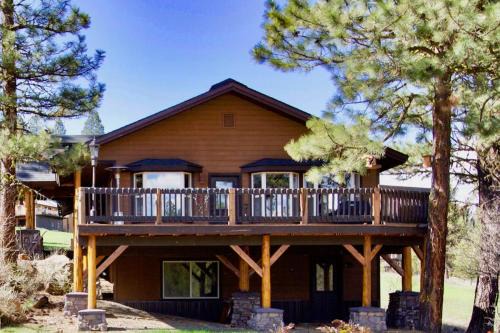New Meadows House | Camas Family Cabin