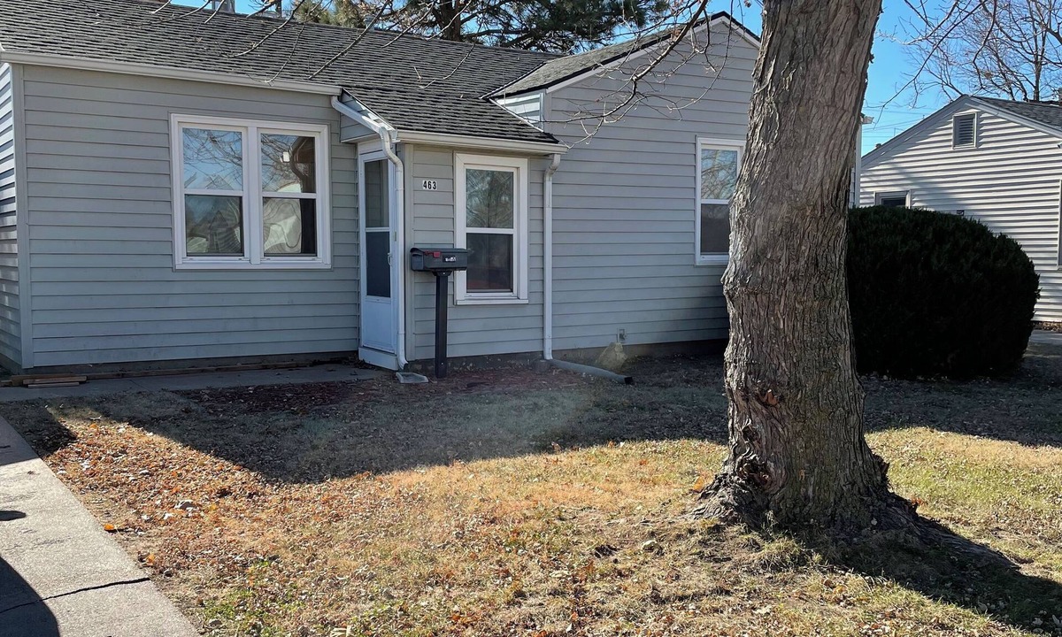 Hoisington House | Cardinal Cottage