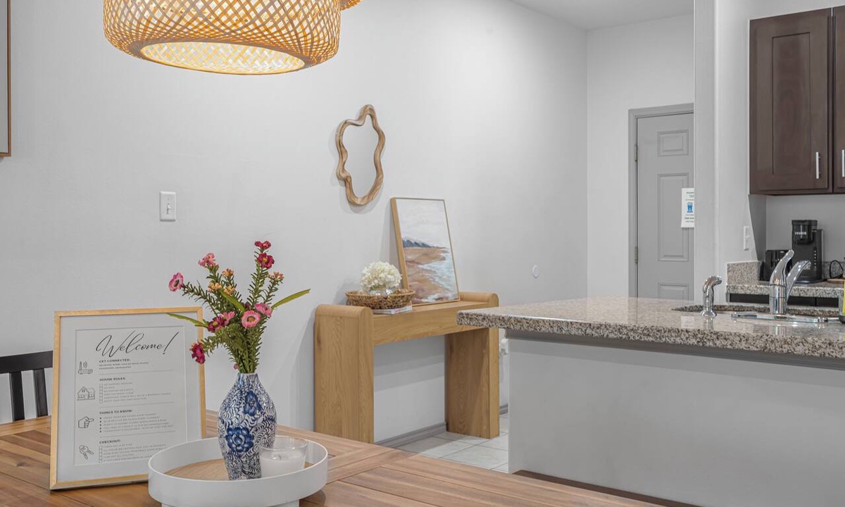 Bonanza House | Casa Azul Laredo - A Bright Modern Townhome