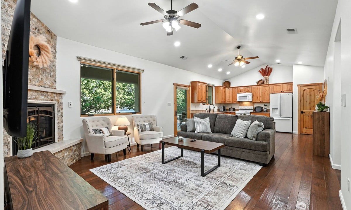 Corrales House | Casa Bonita in the heart of Corrales