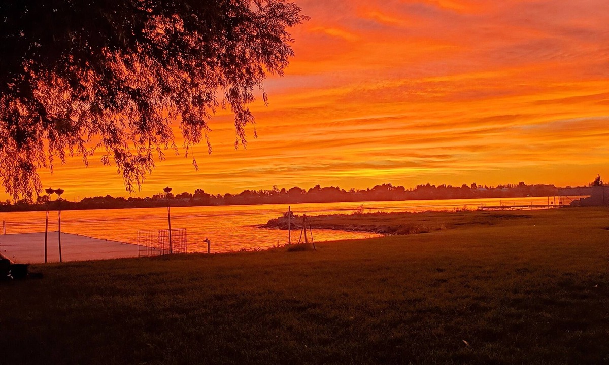Cascade Valley House | Casa Del Lago 3-acre property, 6,000SF home, 24' dock, private boat launch