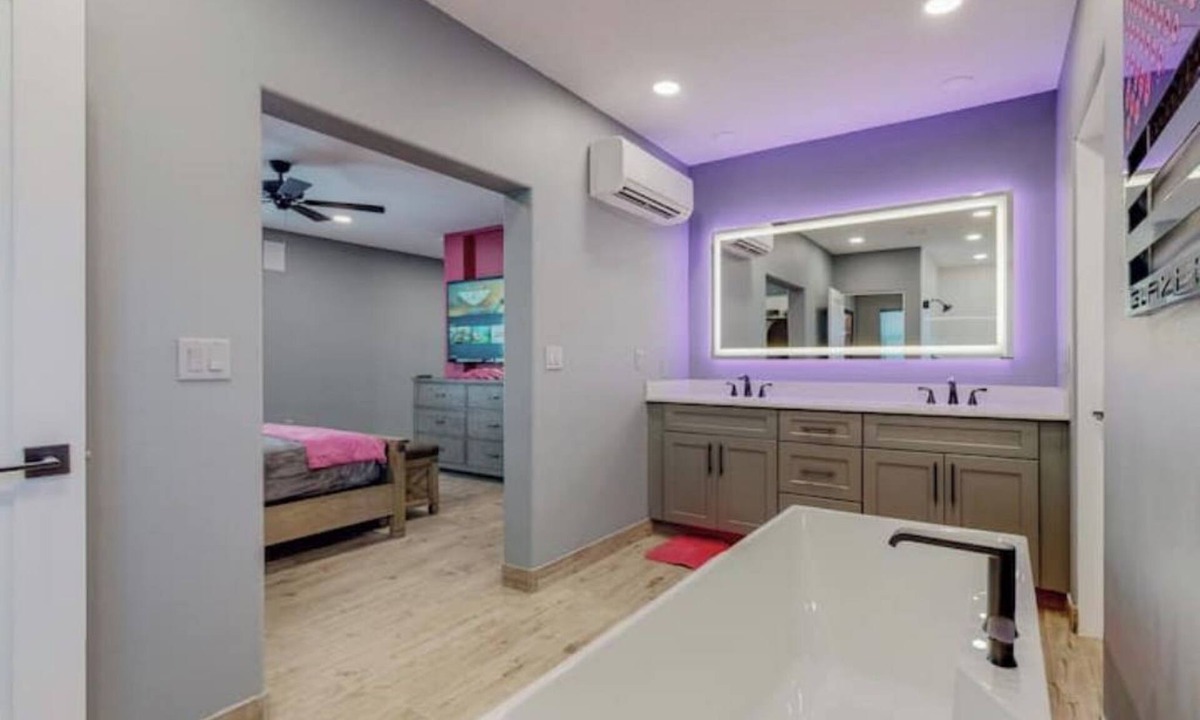 Heritage Hills House | Casita Container w/Hot tub & King Bed
