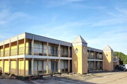Lawton Hotel | Castle inn & suites by OYO Lawton