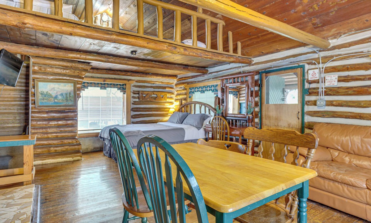 Davis Apartment | 'Cedar Falls Cabin 1' Near Arbuckle Mtn Trails