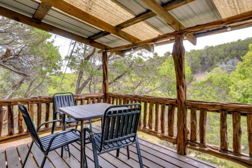 Davis Apartment | Cedar Falls Cabin 2: Family Getaway By Honey Creek