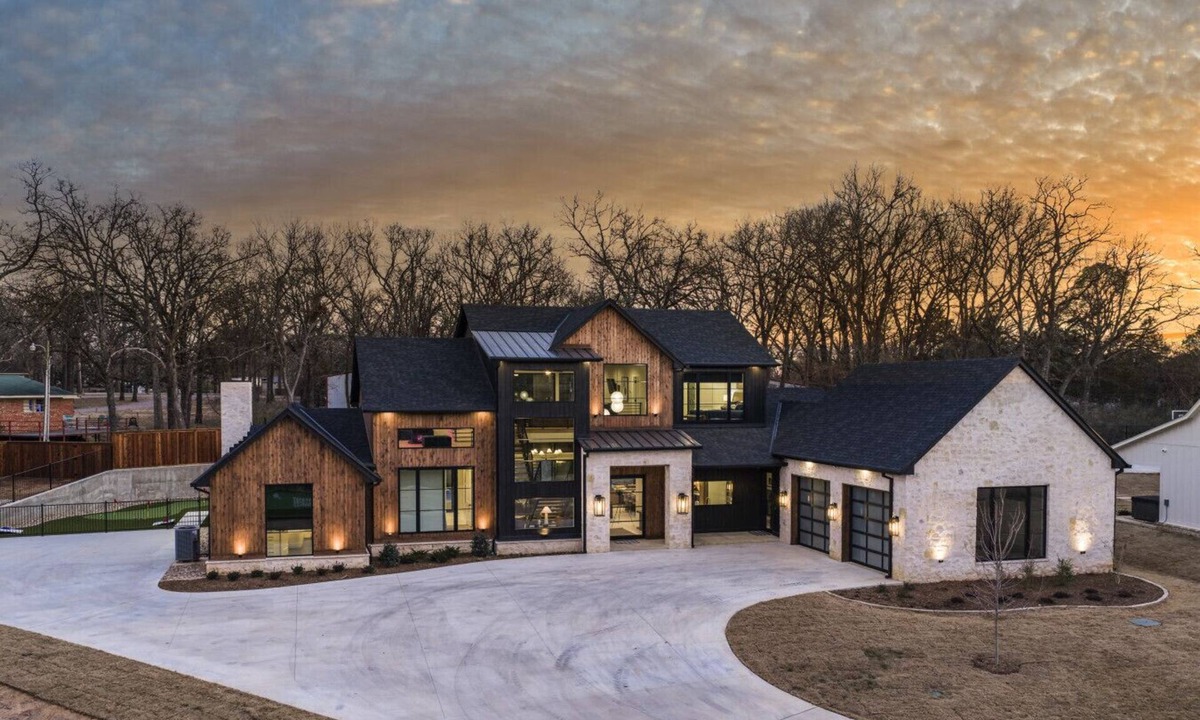 Kingston House | Cedar Pointe Texoma Sleeps 18Swimming Pool
