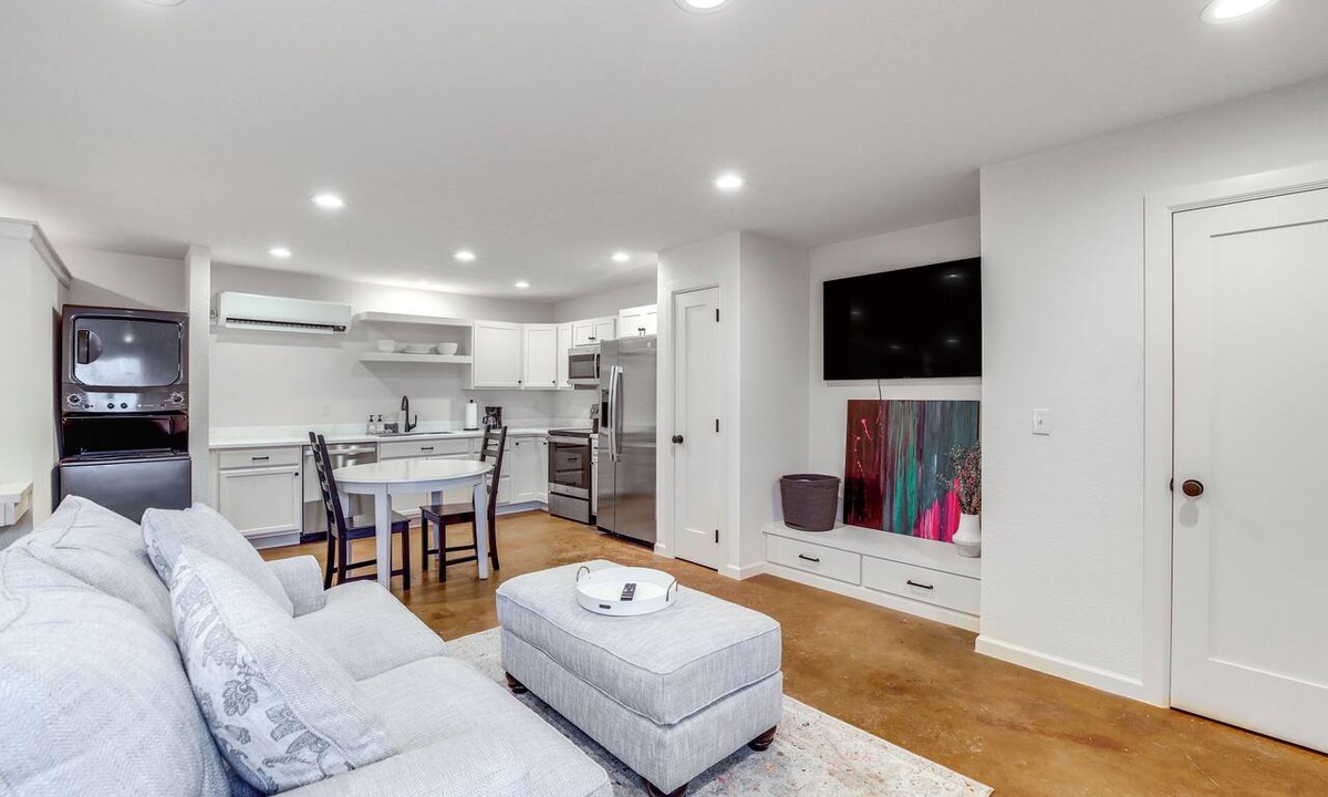 Owasso Apartment | Central & Modern Studio w/Workspace in Owasso!