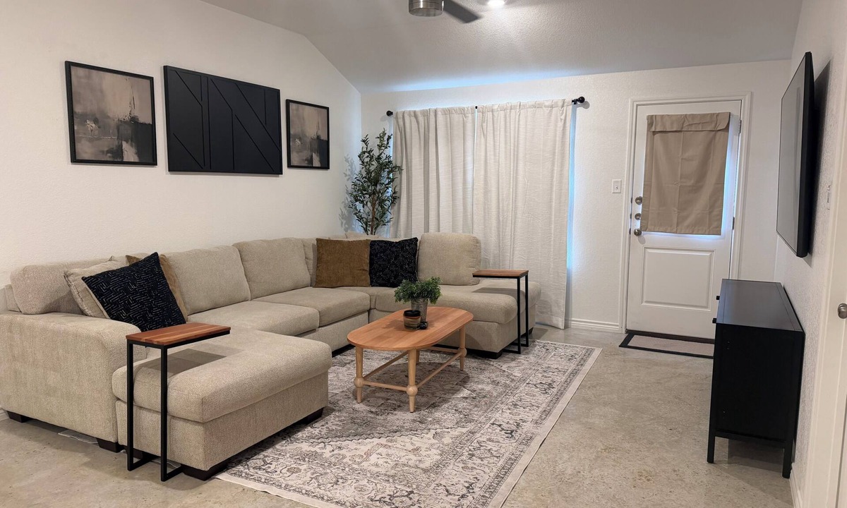 Copperas Cove House | Central Texas Charm in a cozy home with AC and comfortable amenities