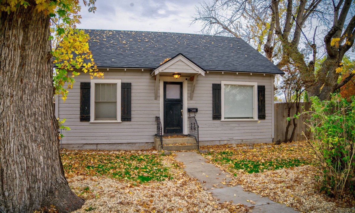 Meridian House | Charming 2-bedroom Cottage in Oldtown Meridian