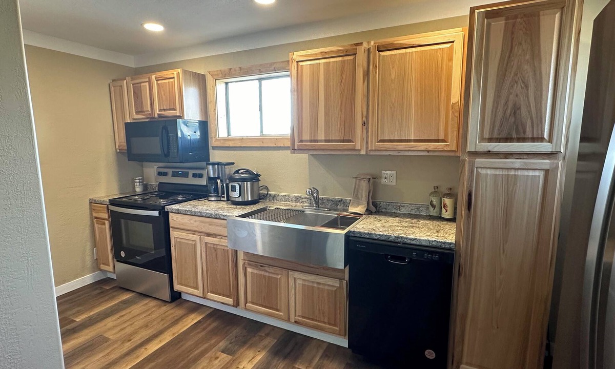 Pendleton House | Charming 2-bedroom house with WiFi, AC in fabulous Pendleton