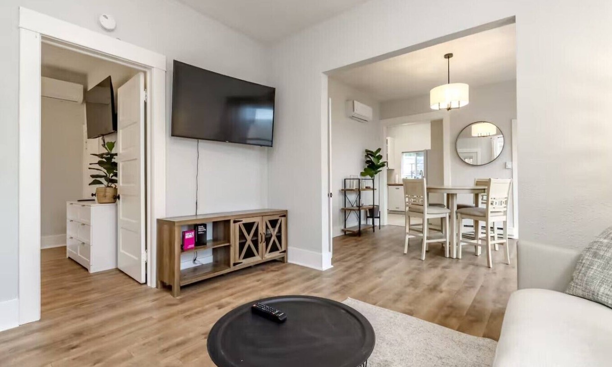 North Beacon Hill House | Charming 2-bedroom house in Seattle with WiFi, AC, 5 minutes from downtown