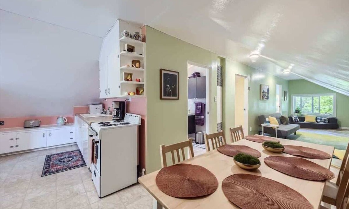 Louisville Apartment | Charming 2BR in Historic Old Town Grocery