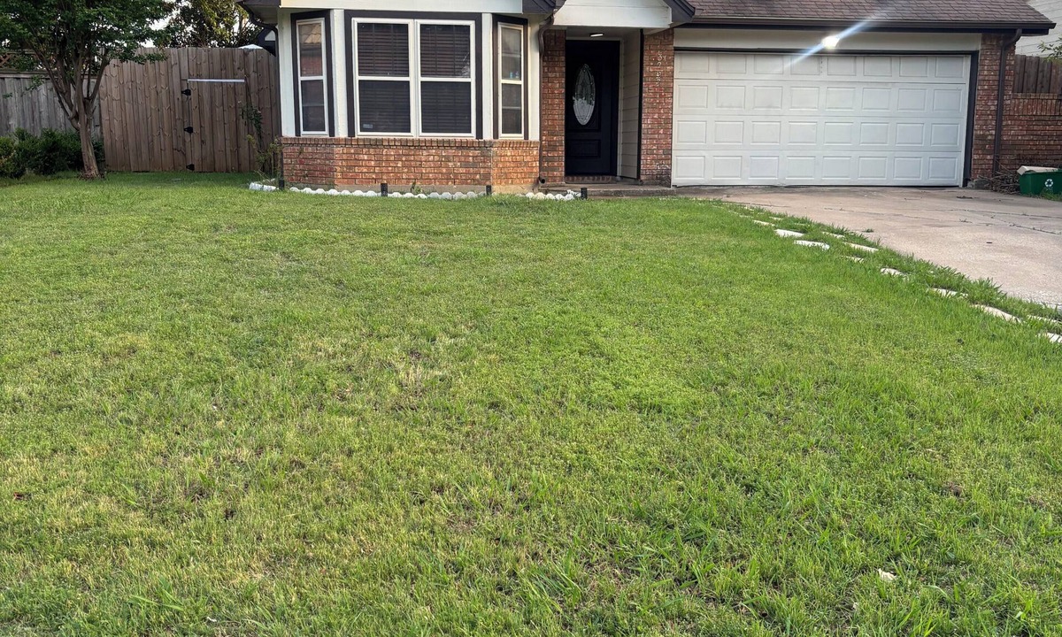 South Arlington House | Charming 3-bedroom house with AC in Grand Prairie