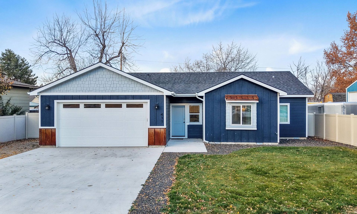 Caldwell House | Charming 3-bedroom house in Caldwell with WiFi and AC.