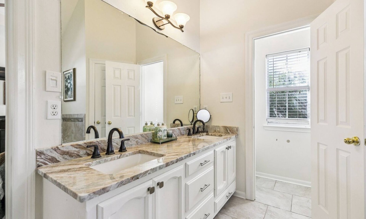 Denham Springs House | Charming 4-bedroom house with WiFi and AC in Denham Springs