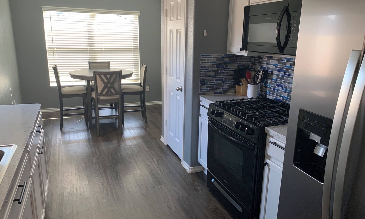 Decker Prairie House | Charming 4-bedroom house with WiFi and AC in Pinehurst