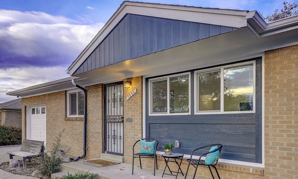 Twin Lakes House | Charming 4-bedroom house, Central Location, near Midtown, close to all freeways!