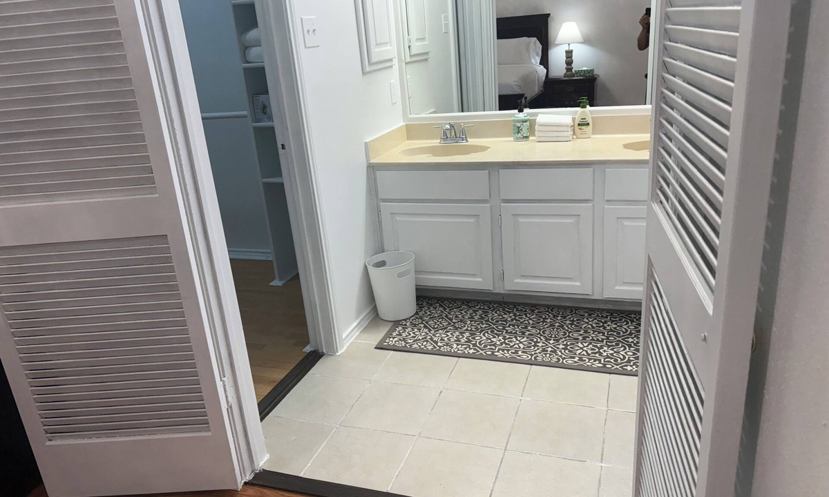 San Antonio House | Charming 4-bedroom house with WiFi and AC in delightful San Antonio